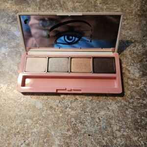 Clinique Eyeshadow Palette - Cream, Brown, Tan, Black